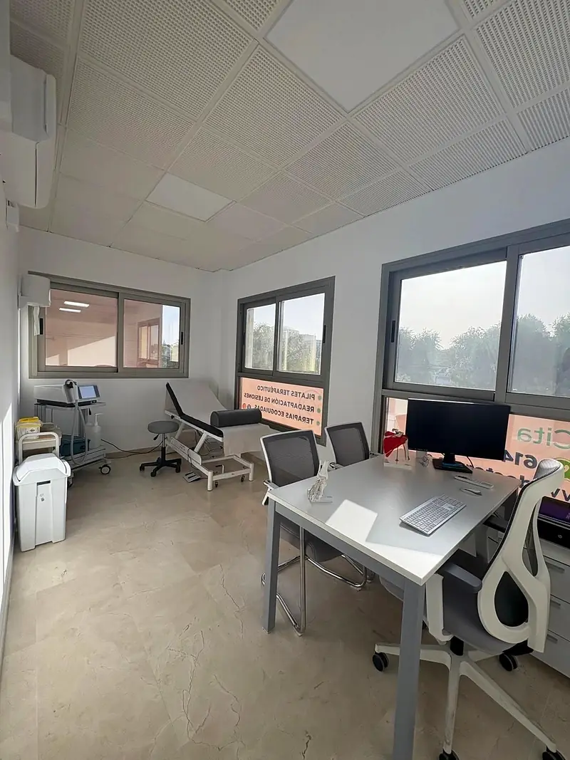 Instalaciones de Clínica Dr. Pineda en Tomares